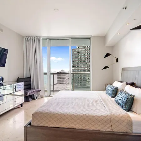 Luxury 2 Bd Condo Free Pool + Gym + Spa